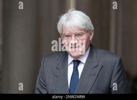 London, Vereinigtes Königreich, 27. Februar 2023. Andrew Mitchell, Staatsminister (Entwicklung und Afrika), kommt zur Kabinettssitzung Downing Street Nr. 10. Kredit: Uwe Deffner / Alamy Live News Stockfoto