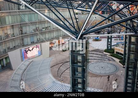 Platz in Roppongi Hills in Tokio, Japan Stockfoto