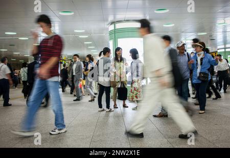 U. Bahnhof Shinjuku. Tokyo City, Japan, Asien Stockfoto