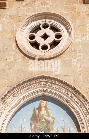 Detail der Fassade der Kirche St. Lucy, Schirmherrschaft der Blinden und der Augenprobleme, in der Stadt Grottaglie, Apulien, Italien Stockfoto
