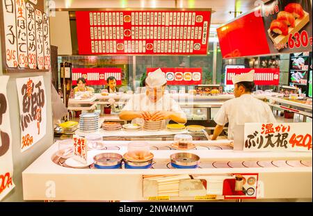 Sushi Restaurant, Shinjuku, Tokio, Japan Stockfoto