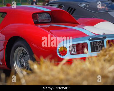 1964 Ferrari 250 LM auf der Goodwood Revival 2022, West Sussex, großbritannien Stockfoto