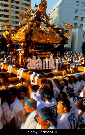 Fukagawa Hachiman Matsuri (Festival-august). Prozession der Mikoshi (mobile Schrein). Tokyo City, Japan, Asien Stockfoto