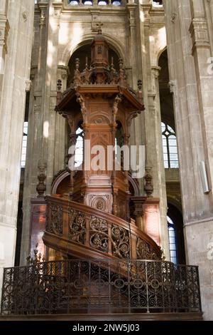 Die Verzierte Hölzerne Dekorative Kanzel, Kirche Saint Eustache, Paris, Frankreich Stockfoto