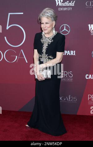 Bette Midler bei Ankunft für 25. Costume Designers Guild Awards CDGAs, Fairmont Century Plaza Hotel, Los Angeles, CA, 27. Februar 2023. Foto Von: Priscilla Grant/Everett Collection Stockfoto