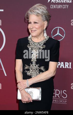 Bette Midler bei Ankunft für 25. Costume Designers Guild Awards CDGAs, Fairmont Century Plaza Hotel, Los Angeles, CA, 27. Februar 2023. Foto Von: Priscilla Grant/Everett Collection Stockfoto