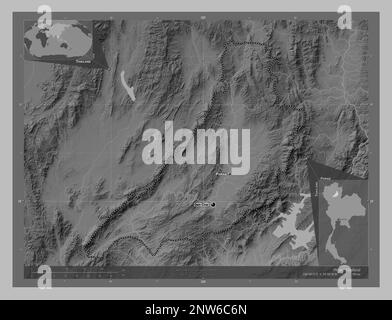 Phrae, Provinz Thailand. Grauskala-Höhenkarte mit Seen und Flüssen. Standorte und Namen der wichtigsten Städte der Region. Zusätzliche Eckpunkte Stockfoto