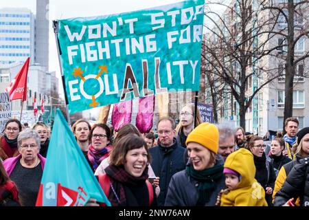 Berlin, Deutschland 3./8/2020. März zum Internationalen Frauentag in Berlin. Stockfoto