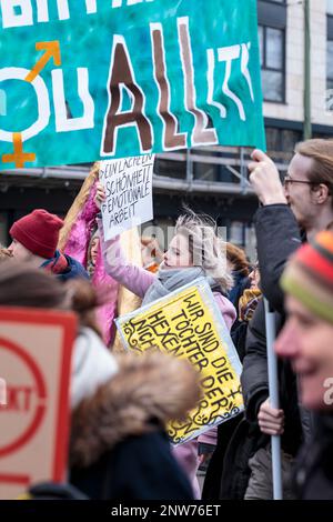 Berlin, Deutschland 3./8/2020. März zum Internationalen Frauentag in Berlin. Stockfoto