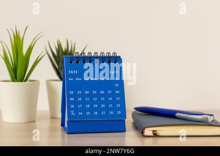 Kalender für April 2023. Desktop-Kalender für die Planung Stockfoto