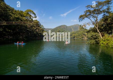 Verschiedene Ausblicke auf Sattal Lake, Uttarakhand Stockfoto