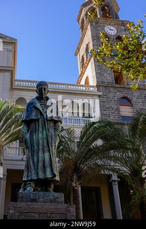 Die Bronzestatue von José Murphy y Meade, „dem Vater von Santa Cruz“ vor dem High Court of Justice auf der Plaza de San Francisco, Santa Cruz Stockfoto