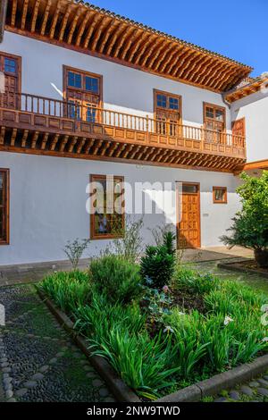 Der traditionelle kanarische Innenhof von Casa Salazar wurde 2009 nach Jahren des Wiederaufbaus nach einem Brand, der den Palast 2006 entkernte, wieder eröffnet Stockfoto