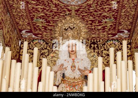 Die heilige Woche der Reise der Heiligen Maria vom Rosenkranz in ihren traurigen Mysterien, Maria Santisima del Rosario en sus Misterios Dolorosos in Prozession durch Stockfoto