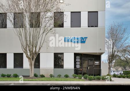 Houston, Texas, USA 02-25-2023: Außenansicht des Bürogebäudes des Equipment Depot in Houston, TX. Verkauf und Vermietung von Gabelstaplern. Stockfoto