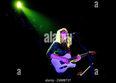 Italien 25. Februar 2023 Alaska Reid - Eröffnung für Maya Hawke - live in Santeria Toscana Mailand © Andrea Ripamonti / Alamy Stockfoto