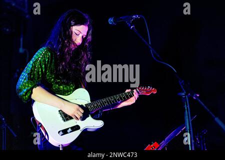 Italien 25. Februar 2023 Alaska Reid - Eröffnung für Maya Hawke - live in Santeria Toscana Mailand © Andrea Ripamonti / Alamy Stockfoto