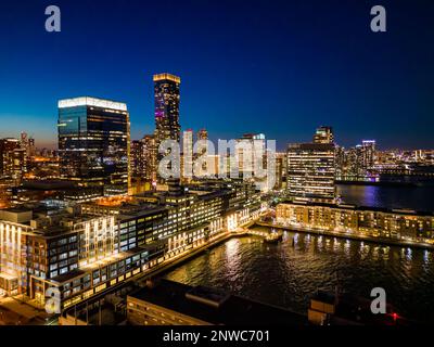 Jersey City bei Nacht - Blick von oben - Reisefotografie Stockfoto