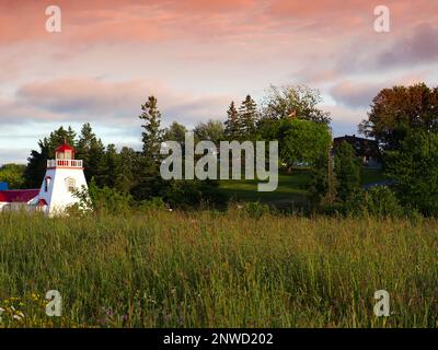 Sonnenuntergang in der Nähe des Leuchtturms bei Little Current, MANITOULIN Island, ON, Kanada Stockfoto