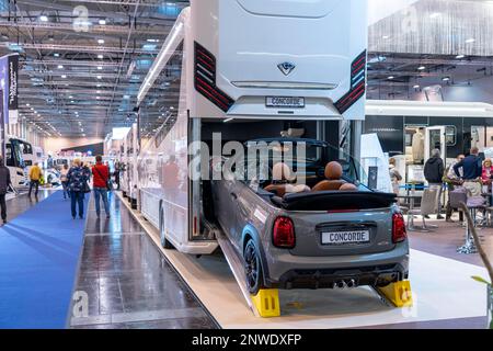 Reise- und Campingmesse, Wohnwagen, Wohnmobile und alles, was mit Camping, Reisen, Tourismus zu tun hat, werden in den Essener Ausstellungshallen, motorho gezeigt Stockfoto