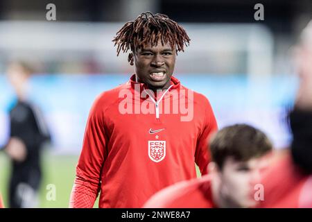 Silkeborg, Dänemark. 28. Februar 2023. Adamo Nagalo vom FC Nordsjaelland wärmt sich vor dem DBU-Cup-Spiel zwischen Aarhus Fremad und dem FC Nordsjaelland im JYSK Park in Silkeborg auf. (Foto: Gonzales Photo/Alamy Live News Stockfoto