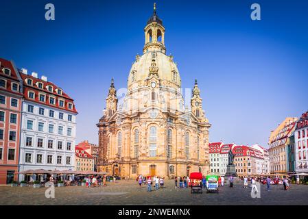 Dresden, Deutschland - August 2015. Die Frauenkirche, die Frauenkirche, ist eine barocke Kirche im Herzen Sachsens, berühmt für ihr Stunnin Stockfoto