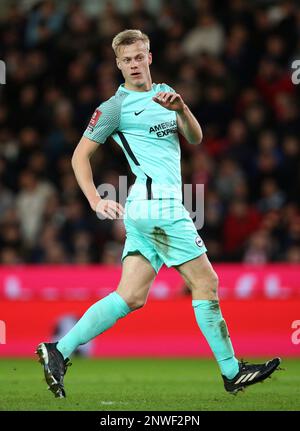 Jan Paul van Hecke von Brighton und Hove Albion beim Emirates FA Cup in der fünften Runde im bet365 Stadium, Stoke-on-Trent. Foto: Dienstag, 28. Februar 2023. Stockfoto