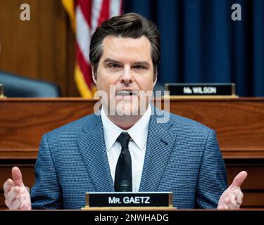 Washington, Usa. 28. Februar 2023. USA Repräsentant Matt Gaetz (R-FL) bei einer Anhörung des House Armed Services Committee im US-Kapitol. Kredit: SOPA Images Limited/Alamy Live News Stockfoto