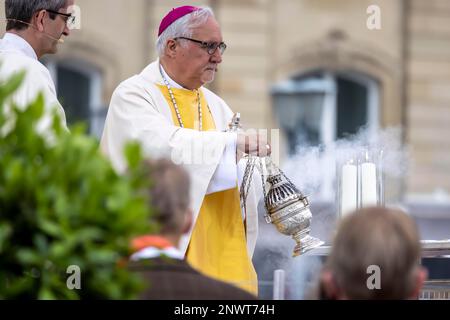 102. Deutscher katholischer Tag, Bischof Dr. Gebhard Fuerst von der Diözese Rottenburg-Stuttgart im Gottesdienst, Heilige Messe, Stuttgart, Baden-Württemberg Stockfoto