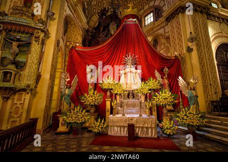 Basilika und Kloster der Jungfrau der Barmherzigkeit, Altar, Lima, Peru Stockfoto