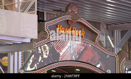 Hard Rock Cafe am Times Square New York - NEW YORK CITY, USA - 14. FEBRUAR 2023 Stockfoto
