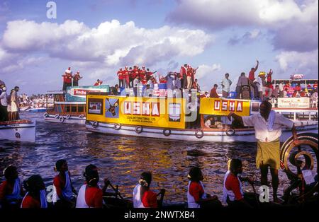 Farbenfrohes Wasserbootrennen in Kerala, findet am Punnamada-See in Alappuzha am zweiten Samstag jedes Augusts statt, in Erinnerung an den ersten Indianer Stockfoto