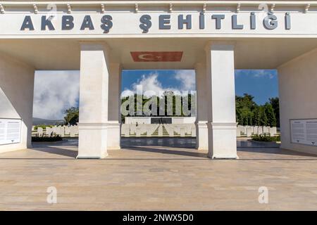 Canakkale, Türkei, 26. September 2021: Eines der Denkmäler und Friedhöfe des türkischen Armee-Märtyrers in Gelibolu, Canakkale (Akbaş Şehitliği) Stockfoto