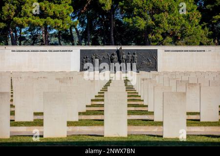 Canakkale, Türkei, 26. September 2021: Eines der Denkmäler und Friedhöfe des türkischen Armee-Märtyrers in Gelibolu, Canakkale (Akbaş Şehitliği) Stockfoto