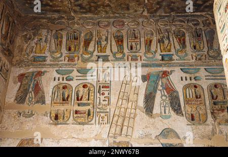 Gedenktempel von Ramses III (Medinet Habu) am Westufer von Luxor, Ägypten Stockfoto