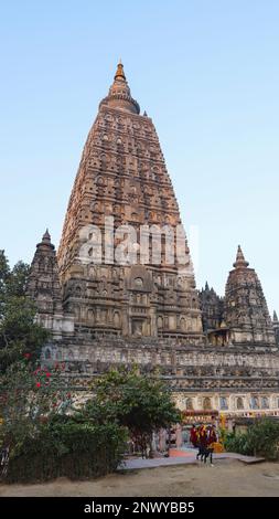 INDIEN, BIHAR, BODH GAYA, Januar 2023, buddhistische Mönche am Mahabodhi-Tempel, Weltkulturerbe Stockfoto