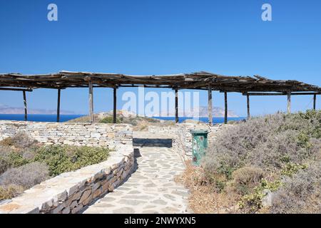 IOS, Griechenland - 29. Mai 2021 : Blick auf den Weg zum Grab des großen griechischen Dichters Homer in iOS Griechenland Stockfoto