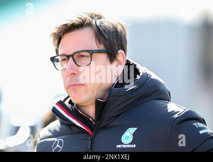 Aktenfoto vom 23.-02-2022 von Mercedes Team Principal Toto Wolff, der nach vier Stunden des alleinigen Tests letzte Woche in Bahrain verkündete, dass er eine Maschine hätte, die Hamilton zu einem Rekordtitel für den achten Weltmeistertitel tragen könnte. Ausgabedatum: Mittwoch, 1. März 2023. Stockfoto