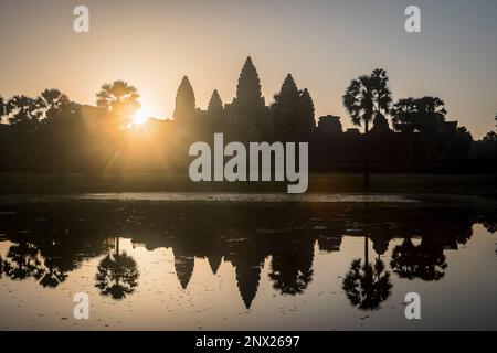 Sonnenaufgang, in Angkor Wat, Siem Reap, Kambodscha Stockfoto