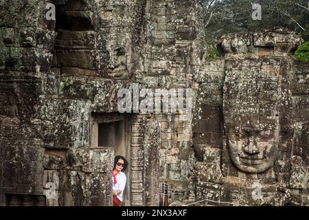 Tourist, in Bayon Tempel, Angkor Thom, Angkor, Siem Reap, Kambodscha Stockfoto