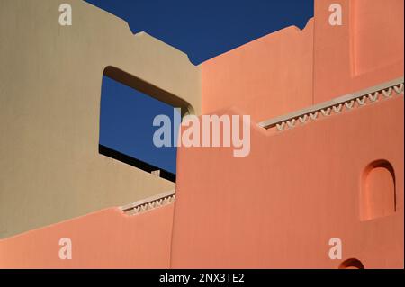 Farbenfrohe Häuser im Mina District, Mia Park, Old Port Doha, Katar Stockfoto