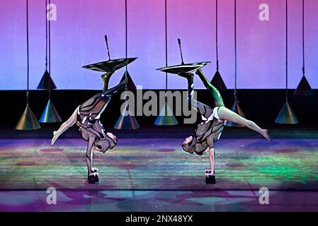 China National Acrobatic Troupe. Tiandi Theater. 10 Dongzhimen South Street, Beijing, China Stockfoto