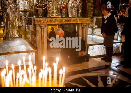 Die 12. Station des Kreuzweges, der Altar der Kreuzigung, genannt die Grabeskirche auch die Kirche der Auferstehung, Christian Quarter, O Stockfoto
