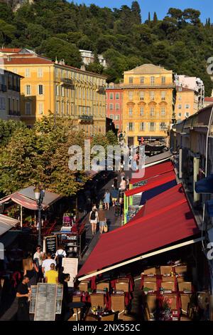 Nizza, Frankreich, 2019. Blick aus der Vogelperspektive auf den Stadtplatz und den Markt von Cours Saleya. Quelle: Vuk Valcic / Alamy Stockfoto