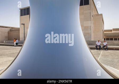 "Drehen die Welt auf den Kopf Down´ Skulptur von Anish Kapoor, im Israel Museum, Jerusalem, Israel Stockfoto