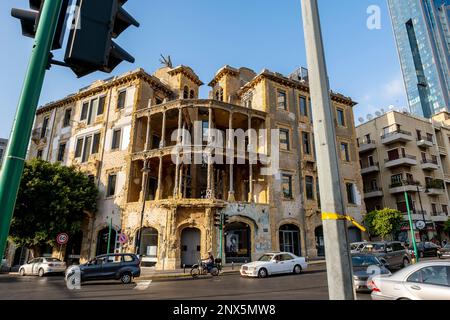 Das Gelbe Haus, auch Barakat Gebäude oder Beit Beirut, Kulturzentrum, um die historische Erinnerung an den Bürgerkrieg, Beirut gewidmet. Libanon. Stockfoto
