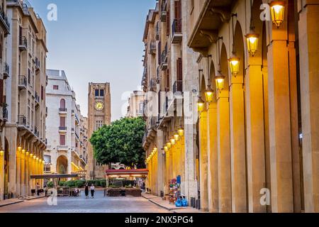 El Omari Moschee Straße, im Hintergrund El Nejmeh Square oder Star Square, Downtown, Beirut, Libanon Stockfoto