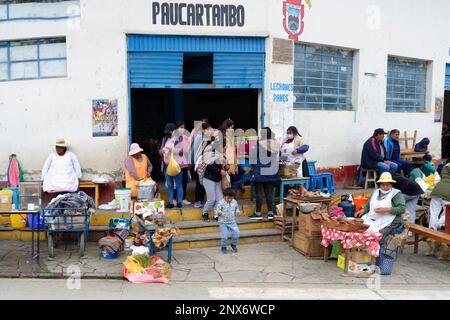 Typischer Straßenmarkt, Paucartambo, Cusco Region, Peru Stockfoto