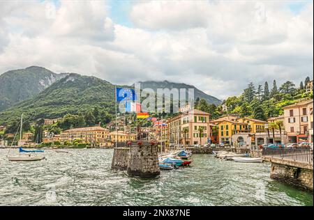 Hafen und Hafengebiet von Menaggio am Comer See, Lombardei, Italien Stockfoto