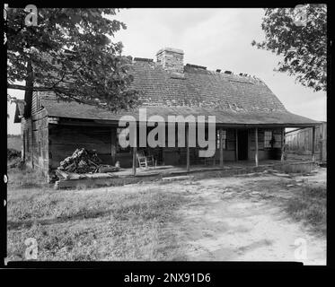 Gregg Log Cabin, Blowing Rock vic, Caldwell County, North Carolina. Carnegie Survey of the Architecture of the South (Carnegie-Umfrage zur Architektur des Südens). USA, North Carolina, Caldwell County, Blowing Rock vic, Häuser, Veranden, Holzgebäude. Stockfoto